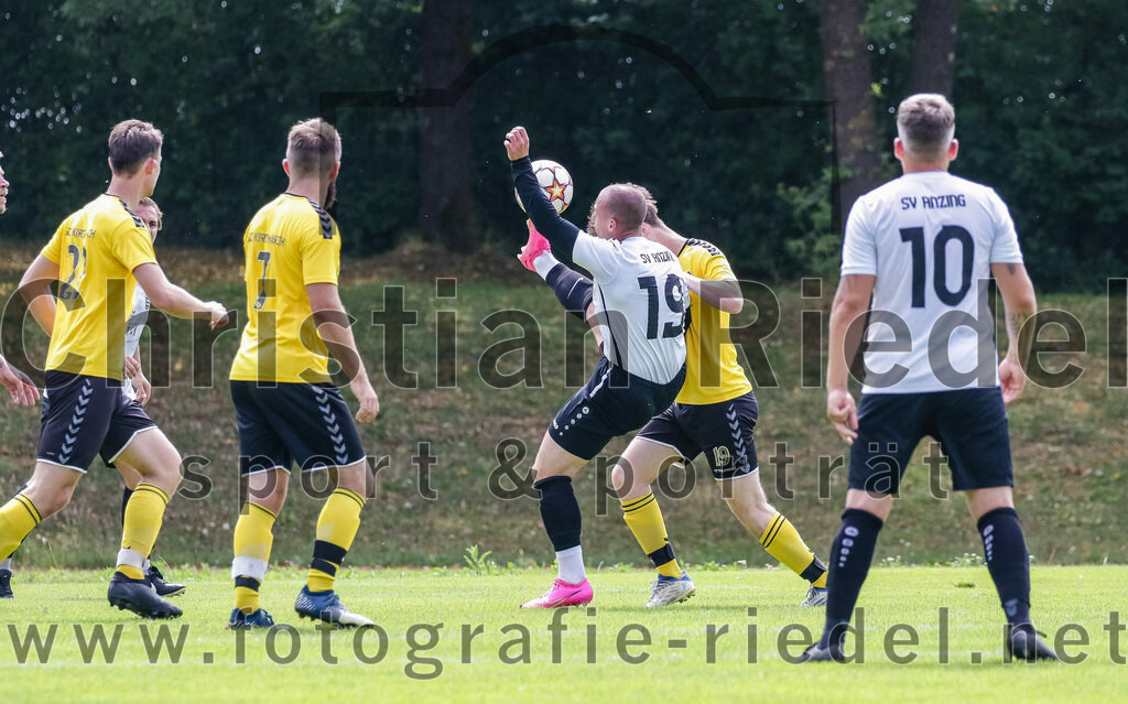 2023-07-23_063_SV_Anzing_gegen_SC_Kirchasch | Anzing, Deutschland, 23.07.2023:
Fußball, Kreisliga 2023 / 2024, Testspiel, SV Anzing gegen SC Kirchasch, Endergebnis: 5:1

Johannes Haindl (SC Kirchasch, #20), Igor Thomas (SC Kirchasch, #7), Tim Schuster (SV Anzing, #19), Julian Bauer (SC Kirchasch, #19), Dennis Bender (SV Anzing, #10)

Foto: Christian Riedel / fotografie-riedel.net