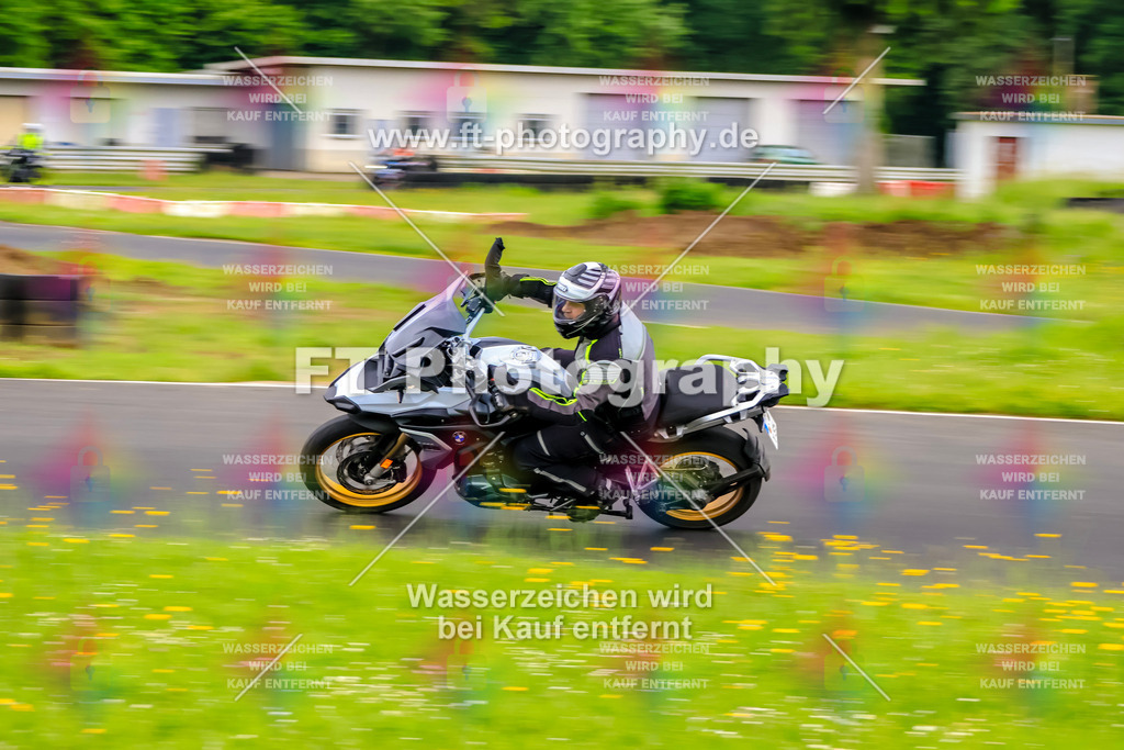 VBK-7184 | Hier findet Ihr Bilder von Touristenfahrten auf der Nürburgring Nordschleife oder von anderen Veranstaltungen die ich besucht habe. Viel Spass beim Durch Schauen 