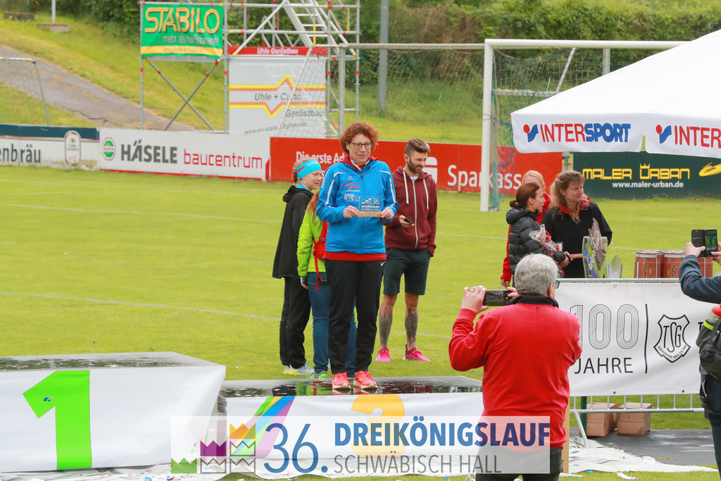 Siegerehrung Optima Sport Park | 3königslauf 2022 Siegerehrung - Realisiert mit Pictrs.com