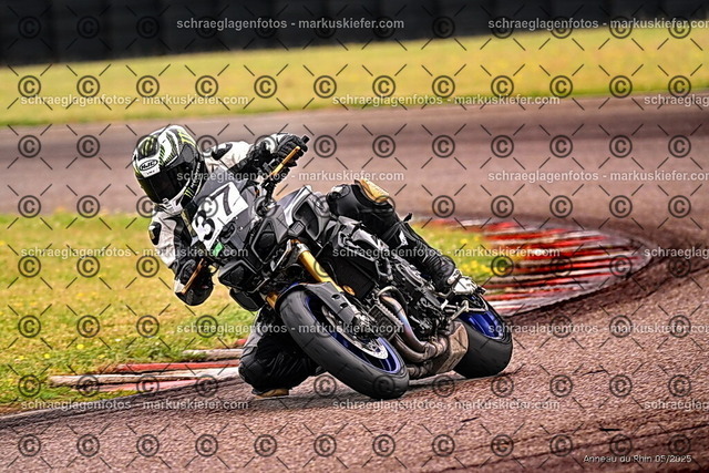 25bt02-0144 | markuskiefer.com - Realisiert mit Pictrs.com