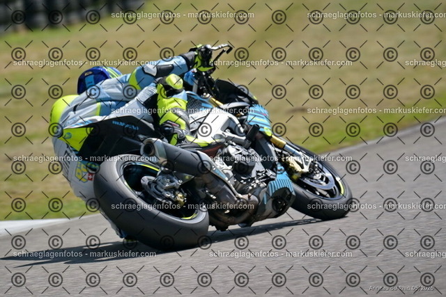 26BT02-1309 | markuskiefer.com - Realisiert mit Pictrs.com