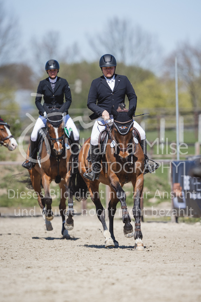220416_3_A-Springen2-465 | Frühlingsfest der Pferde
Herford
16.April 2022
03/2 Sprigprüfung mit steigenden Anforderungen Kl. A** geschlossen 44-481 RLP