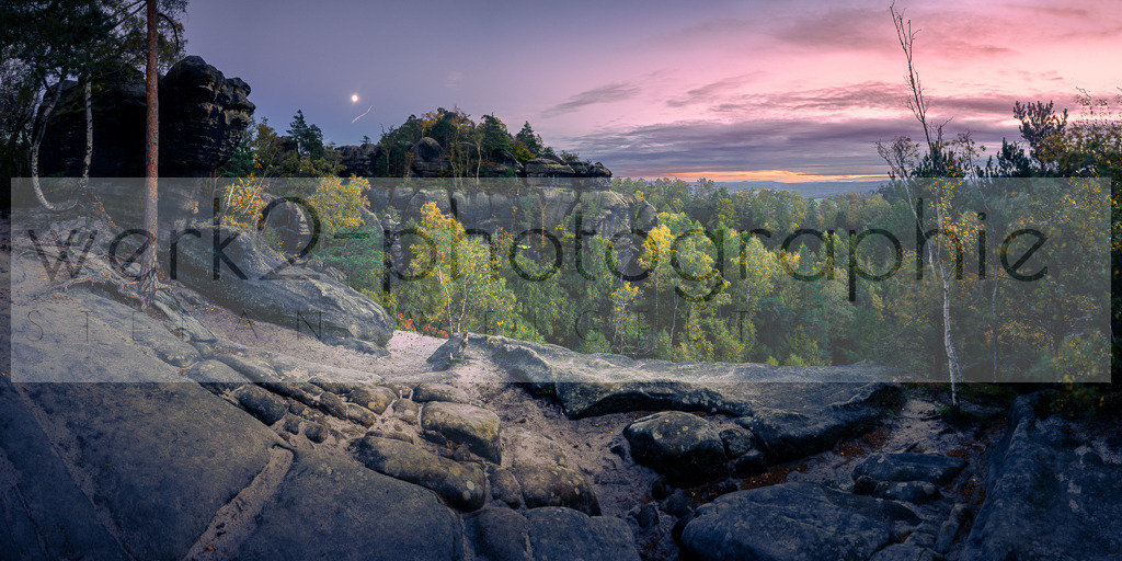 ... auf dem Weg zum Carolafelsen | Es war schon spät und der Mond lugte ins Tal.