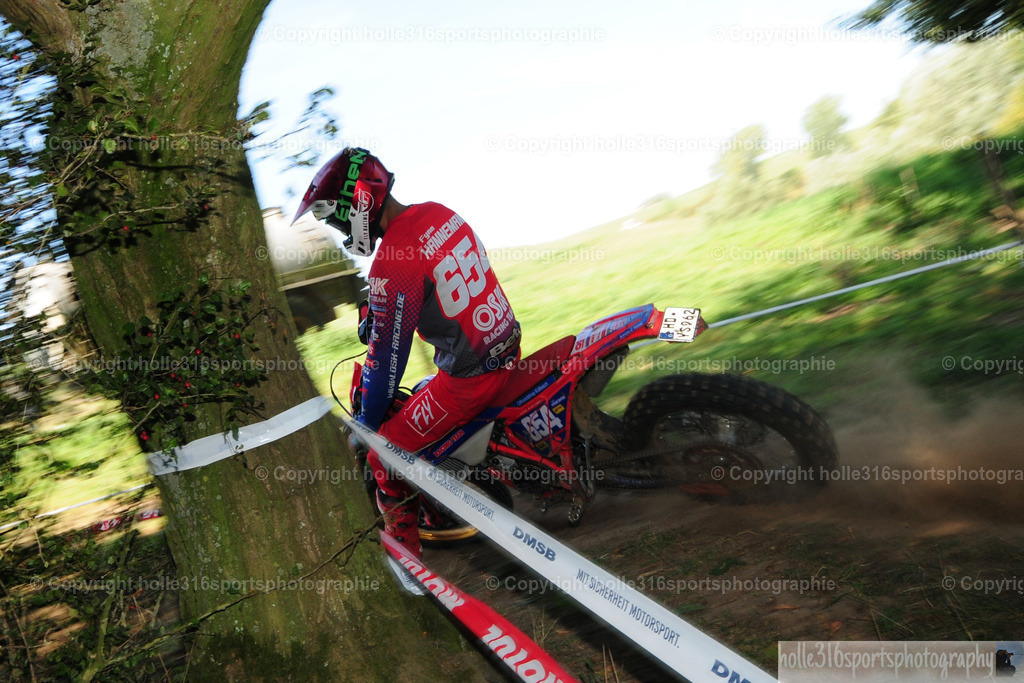 DSC_5496 | Sportfotografie , Motorsport, Motoross, Reitsport, Mointainbike, Enduro,
Landschaft , Outdoor, Eventfotografie, Landschaft, Bilder online bestellen - Realisiert mit Pictrs.com