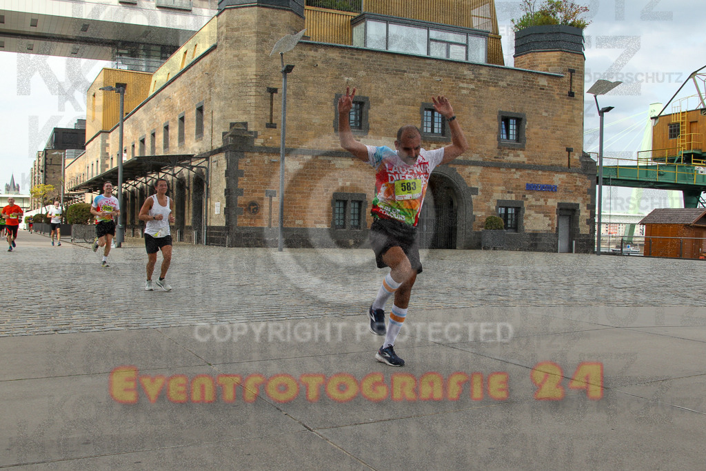 250920_1521_EV4_8571 | Sportfotografie im Rhein-Sieg Kreis, Köln, Bonn, NRW, Rheinland Pfalz, Hessen, etc. Unser Tätigkeitsfeld umfasst den Laufsport vom Volkslauf über den Marathon, Duathlon, Triathon bis zum Ultralauf wie Kölnpfad Ultra oder Schindertrail.
