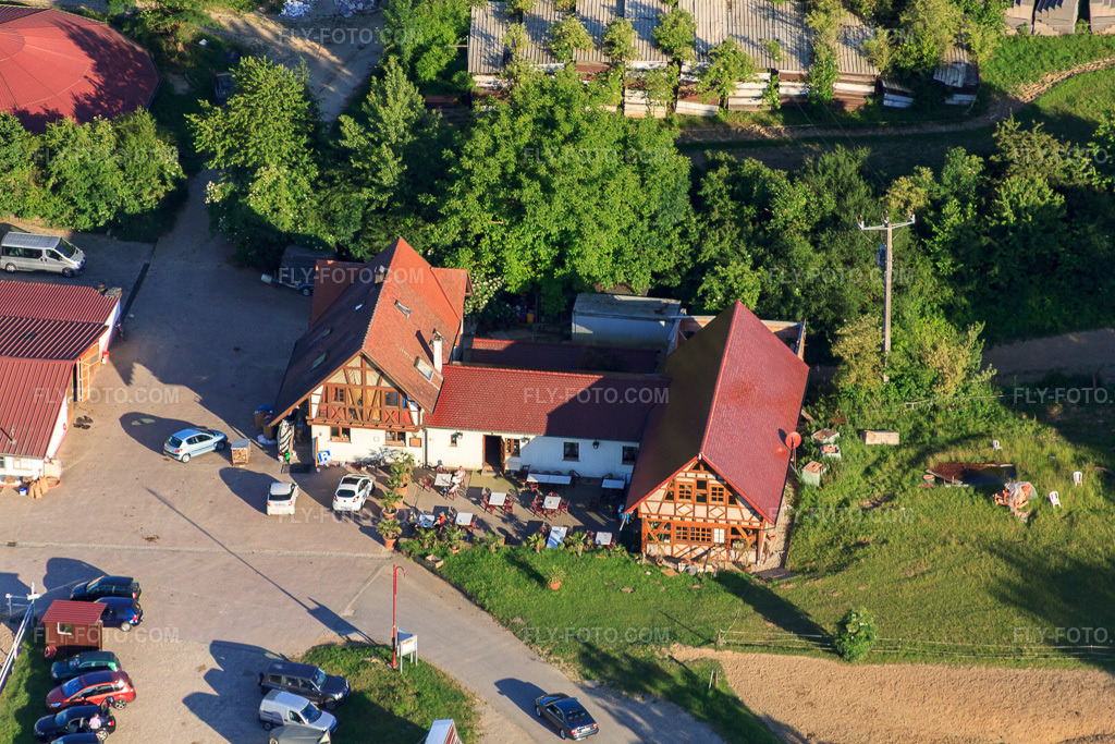 Aerial view: Haras de la Née in Mothern in the state Bas-Rhin, France. – Photo: IMG_66607.jpg taken on 06/05/2014 by Werner Riehm/FLY-FOTO.com – Resolution of the original: 4752 x 3168 px