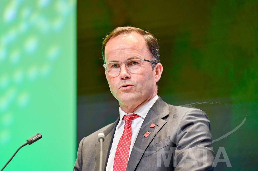 _DWA8027 | MATA IndoCon - Realisiert mit Pictrs.com