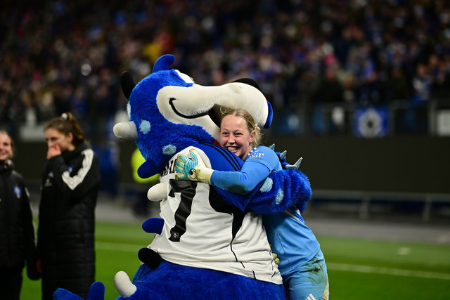 Fußball I Frauen I Saison 2025-2026 I DFB-Pokal I Achtelfinale I Hamburger SV - Bayer 04 Leverkusen I 18238 | Der Sportfotograf. - Realisiert mit Pictrs.com