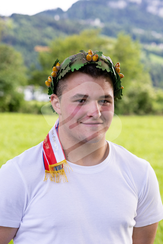 Schwyzer2026_7_00145 | Neukranzer Krieg Cyrill, Buttikon - Realisiert mit Pictrs.com