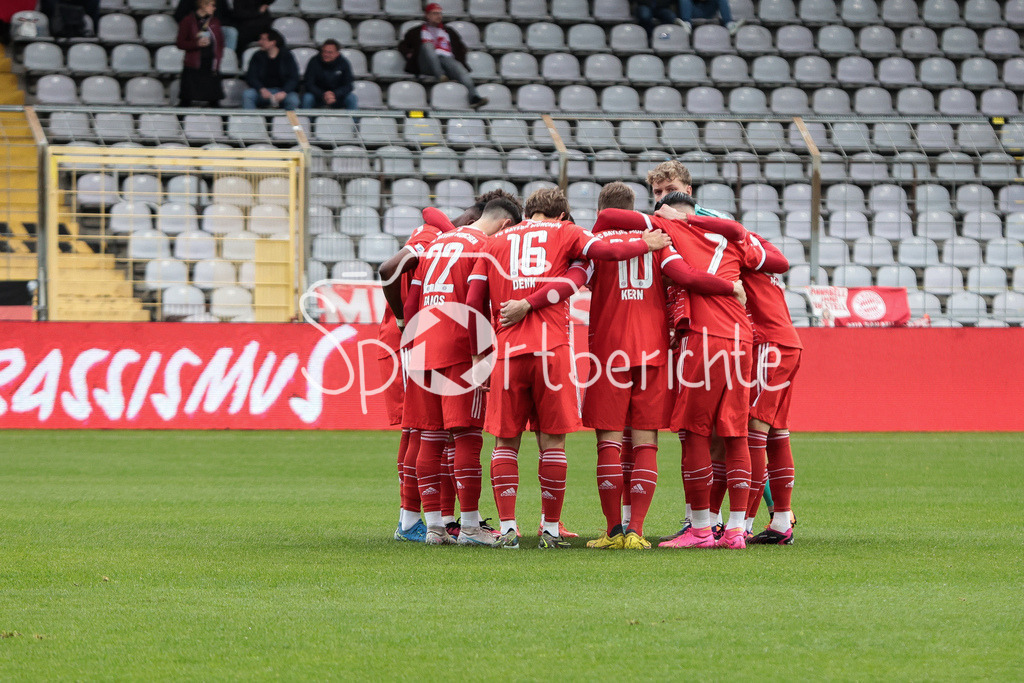 FC Bayern Amateure - SpVgg Hankofen-Hailing | Die kleien BAyern motivieren sich nochmal vor der Partie