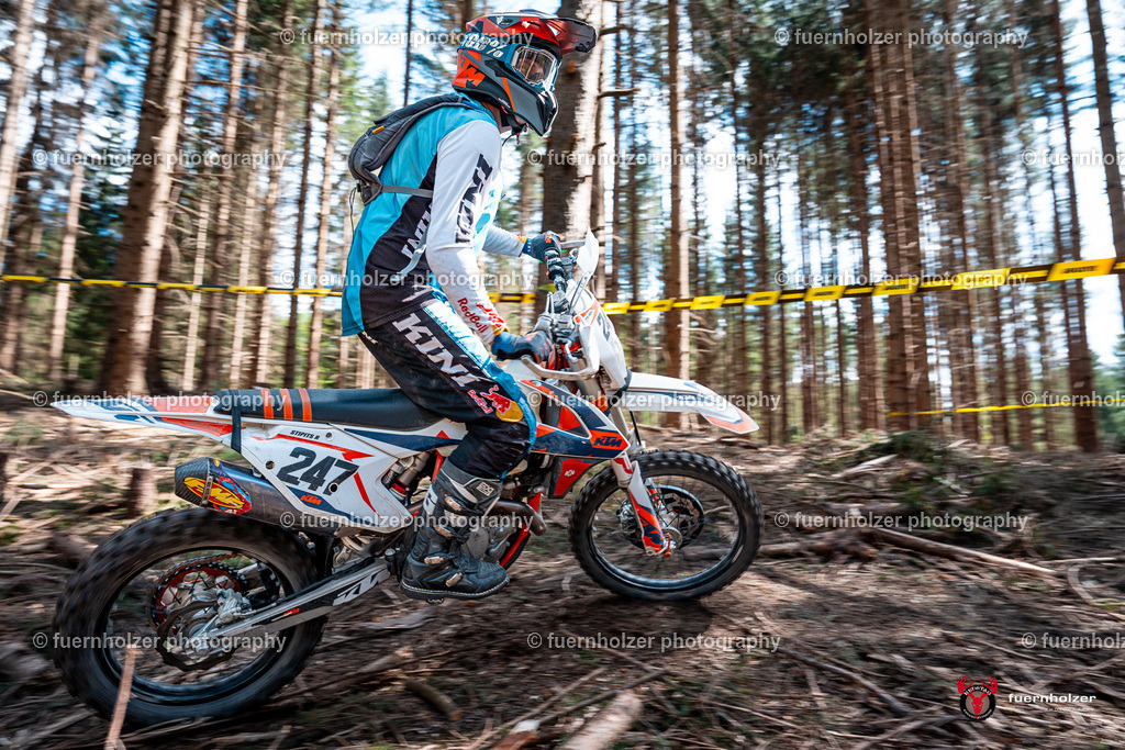fuernholzer_250501-C1-826 | Fotografische Impressionen von der Red Stag Enduro Extreme by fuernholzer-photography.com. Endurosport in Österreich fotografisch festgehalten von fuernholzer. Auftragsfotografie für Private, Gewerbefotos und Industriefotografie. Eventfotografie, Sportfotografie und Motorsportfotografie. Anbieter von Fotoworkshops, Fototraining, fotografischen Vorträgen und Fotoseminaren.