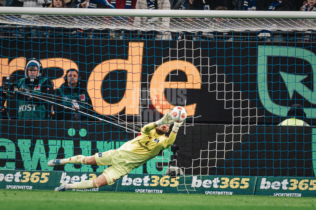 Fußball | Männer | Saison 2025/2026 | 1. Fußball-Bundesliga | 31. Spieltag | Hamburger SV vs. TSG Hoffenheim | 25.04.2026 | Parade von Daniel Heuer Fernandes (#1, HSV)