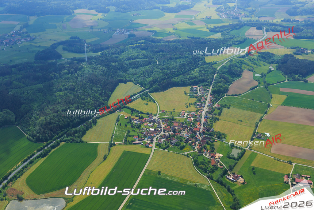 Luftbild von Haundorf Schnelldorf - Luftaufnahme wurde 2015 von https://frankenair.de mittels Flugzeug (keine Drohne) erstellt - die Geschenkidee