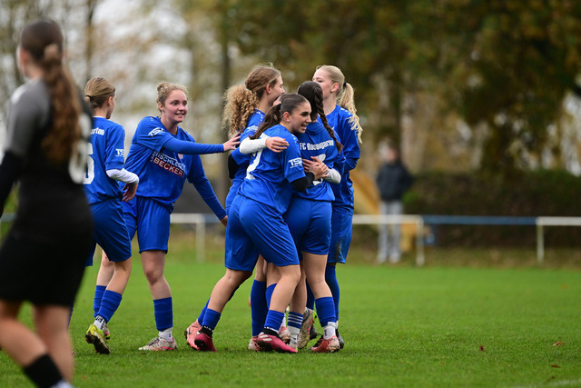 Fußball I Juniorinnen I Saison 2025-2026 I Niedersachsenpokal I Viertelfinale I JFV A-O-B-H-H - FC Rosengarten I 33261 | Der Sportfotograf. - Realisiert mit Pictrs.com