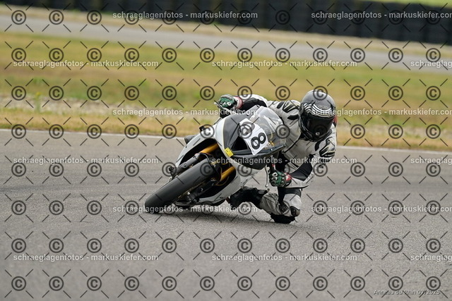 25bt05-0289 | markuskiefer.com - Realisiert mit Pictrs.com