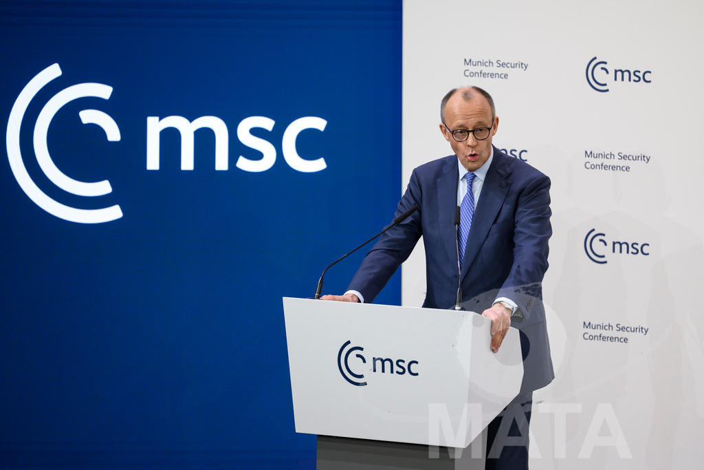 _DWI3534 | MATA IndoCon - Realisiert mit Pictrs.com