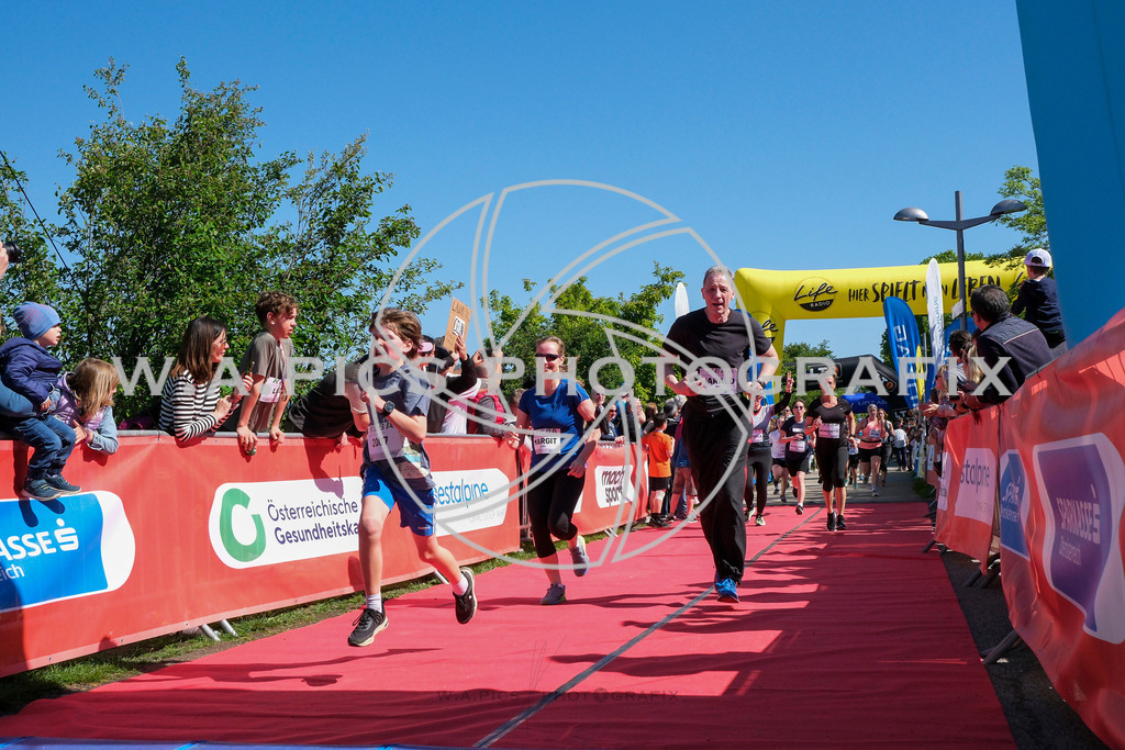 ..... | LINZ,AUSTRIA,27.April 24, Int. 3 Brückenlauf Linz  , Image shows: Photo: WAPICS / Michael ring