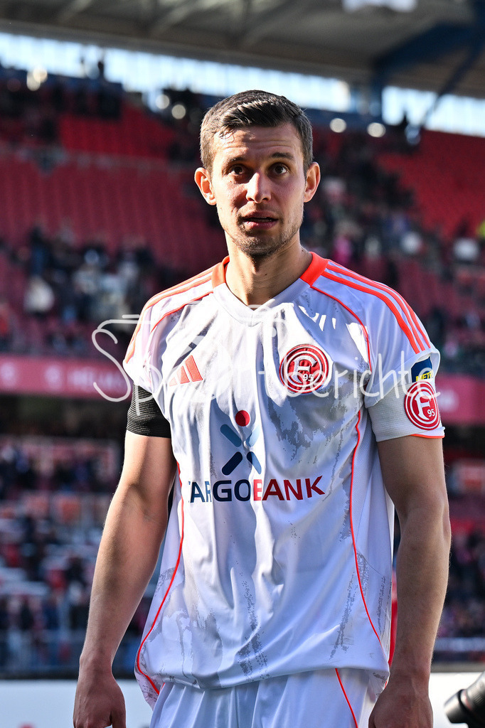 1. FC Nürnberg - Fortuna Düsseldorf | NUREMBERG, GERMANY - 07. MARCH:  im Bild  Tim OBERDORF (Fortuna Düsseldorf 15) / Einzelfoto / Freisteller nach dem Match zwischen dem 1. FC Nürnberg und Fortuna Düsseldorf am 25. Spieltag der 2. Bundesliga im Max Morlock Stadion / DFL REGULATIONS PROHIBIT ANY USE OF PHOTOGRAPHS AS IMAGE SEQUENCES AND/OR QUASI-VIDEO