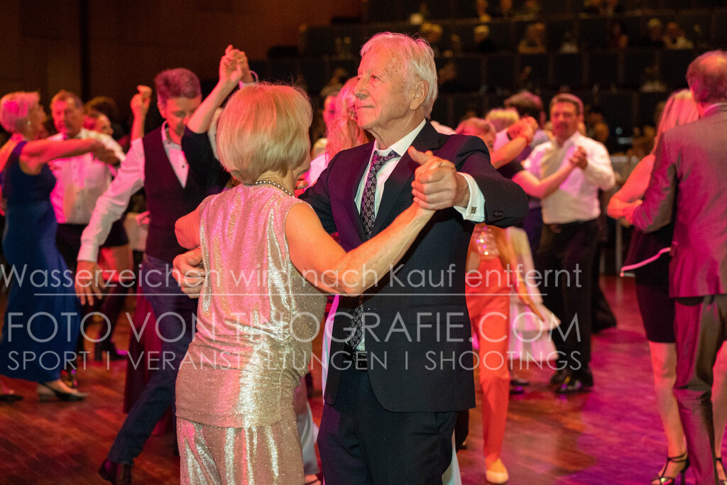 CCC_Frühlingsball_Parkett_byTINOGRRAFIE-50 | (c) TINOGRAFIE.COM