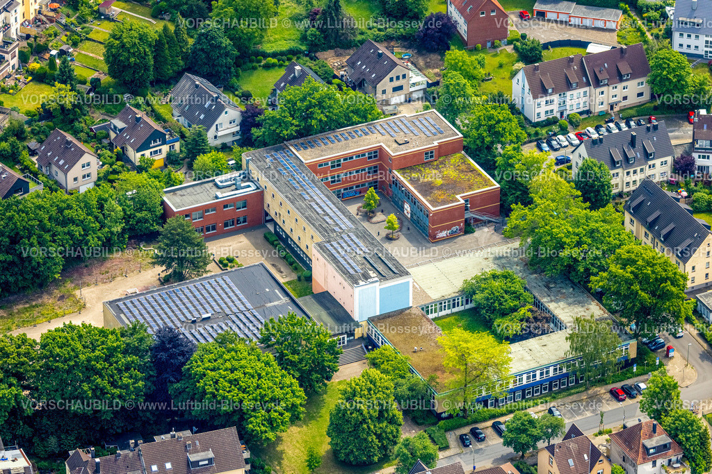 Hattingen250516965 | Luftbild, Realschule Grünstraße und Dach mit Solarpaneelen, Hattingen, Ruhrgebiet, Nordrhein-Westfalen, Deutschland