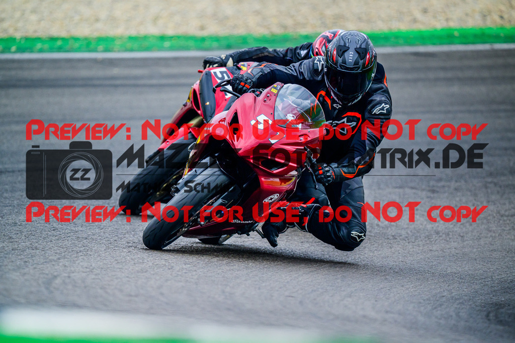 MaZZes_FotoMatrix_240614_6007705_2-109 | GELB