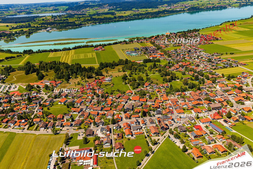 Luftaufnahme von  Schwangau - Die Luftaufnahme wurde 2025 vom UL-Flugzeug heraus erstellt ( keine Drohne ) - Hochauflösende Luftaufnahme - für professionelle Ausdrucke geeignet. Die Geschenkidee !Mit Lizenz und Bildrechte bestellbar