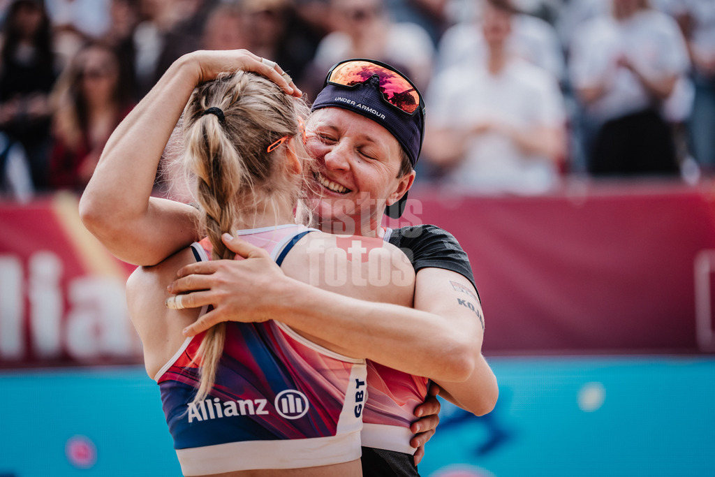 Beachvolleyball | Frauen | Allianz German Beach Tour 2025 | Tourstop Düsseldorf | 17.05.2025 | v.l. Melanie Gernert und Nele Barber jubeln nach dem Sieg