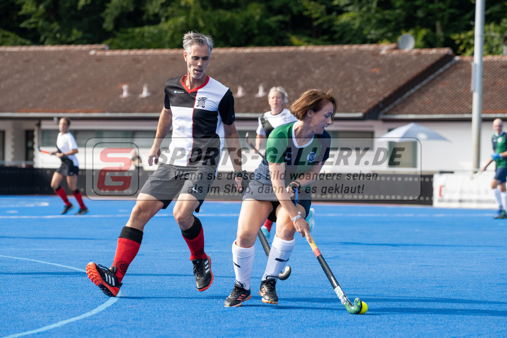 SFE_20240817_0089 | Krefeld, Deutschland, 17.08.2024:  European Cup for Recreational Hockey Players im KTHC Stadion Rot-Weiss Köln Tennis and Hockey Club am 17.08.2024 in Krefeld, Deutschland. (Foto von Stephan Fehrmann)Krefeld, Germany, 17.08.2024: European Cup for Recreational Hockey Players in KTHC Stadion Rot-Weiss Köln Tennis and Hockey Club at 17.08.2024 in Krefeld, Deutschland. (Foto from Stephan Fehrmann)