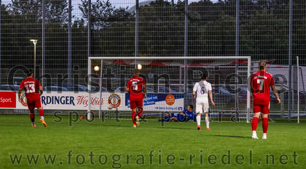2023-08-01_034_FC_Finsing_gegen_SpVgg_Altenerding | Finsing, Deutschland, 01.08.2023:
Fußball, TOTO Pokal 2023 / 2024, 1. Spieltag, FC Finsing gegen SpVgg Altenerding, Endergebnis: 0:5

Michael Greiner (FC Finsing, #13), Stefan Jell (FC Finsing, #5), Torwart Tobias Forchhammer (FC Finsing, #22), Dominik Frisch (SpVgg Altenerding, #6), Christopher Biendl (FC Finsing, #7)

Foto: Christian Riedel / fotografie-riedel.net