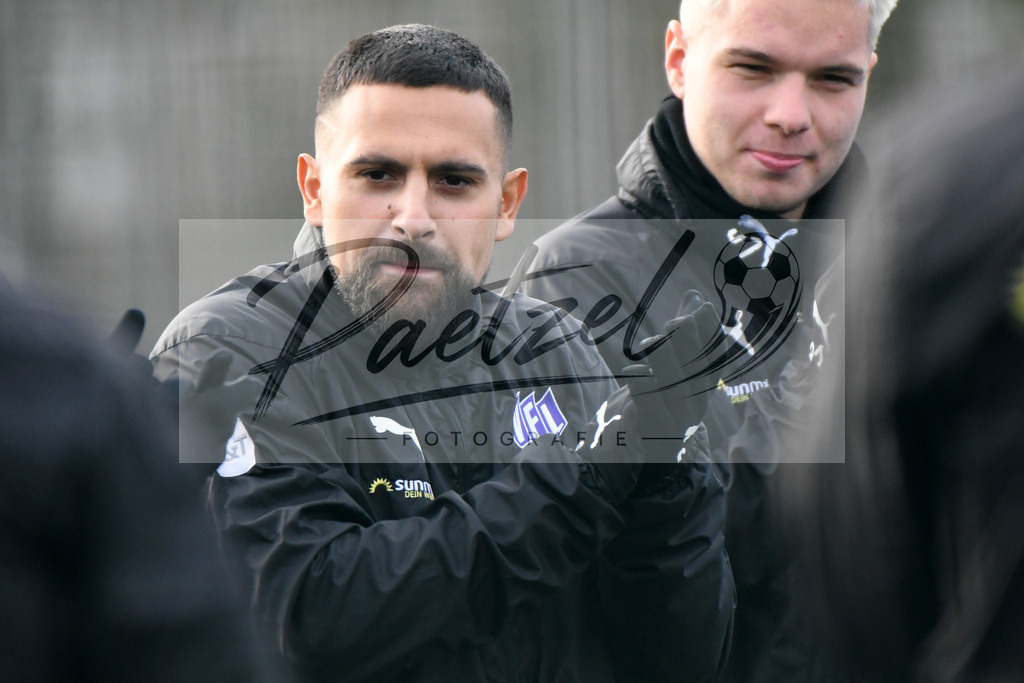 20200131_TRAOSN_0002 | Fußball, Herren: Marcos Alvarez (VfL Osnabrueck) gestikuliert waehrend der Trainingseinheit des VfL Osnabrueck im Sportpark Illoshoehe am 31.01.2020 in Osnabrueck, Deutschland. - Realisiert mit Pictrs.com