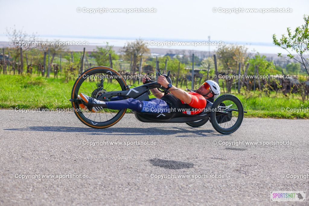 TRA_55173-3 | Neusiedlersee Radmarathon 2026@sportshot_your_pictrs #yourpictures#roadtowm2029 #nrm #neusiedlerseeradmarathon #neusiedlersee #neusiedlerseetourismus #burgenland #mörbisch #nrm26 #burgenlandtourismus #voglundco #poweredbyburgenlandtourismus #radsport #rad #marathon #ucigranfondo #visitburgenland #ucigranfondoworldseries