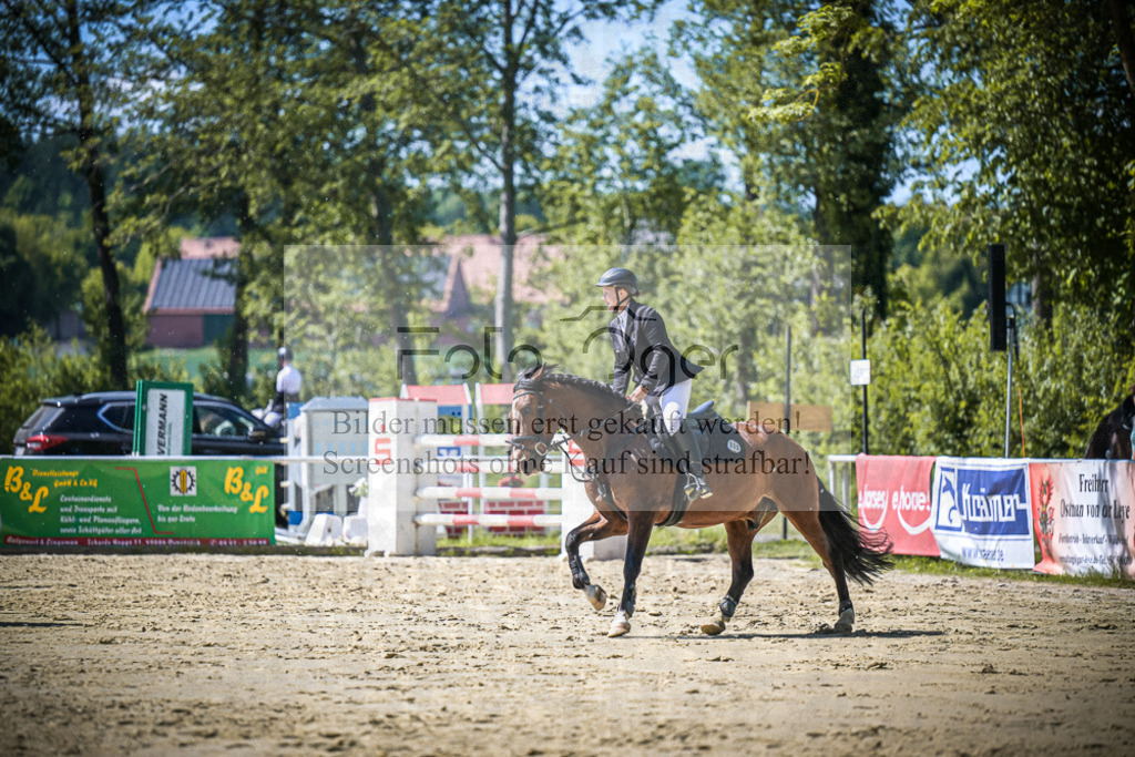 DOS_1348 | Entdecke hochwertige Reitturnierfotos von Foto Oger. Professionell, emotional und authentisch – jetzt Lieblingsmomente im Shop bestellen.Deutschlandweite Turnierfotografie. - Realisiert mit Pictrs.com
