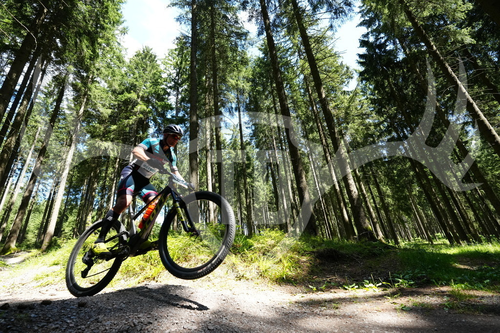 FC100794 | Fotogalerie der Treibjagd im Dunkelwald - Dein MTB Etappenrennen im Erzgebirge - Realisiert mit Pictrs.com