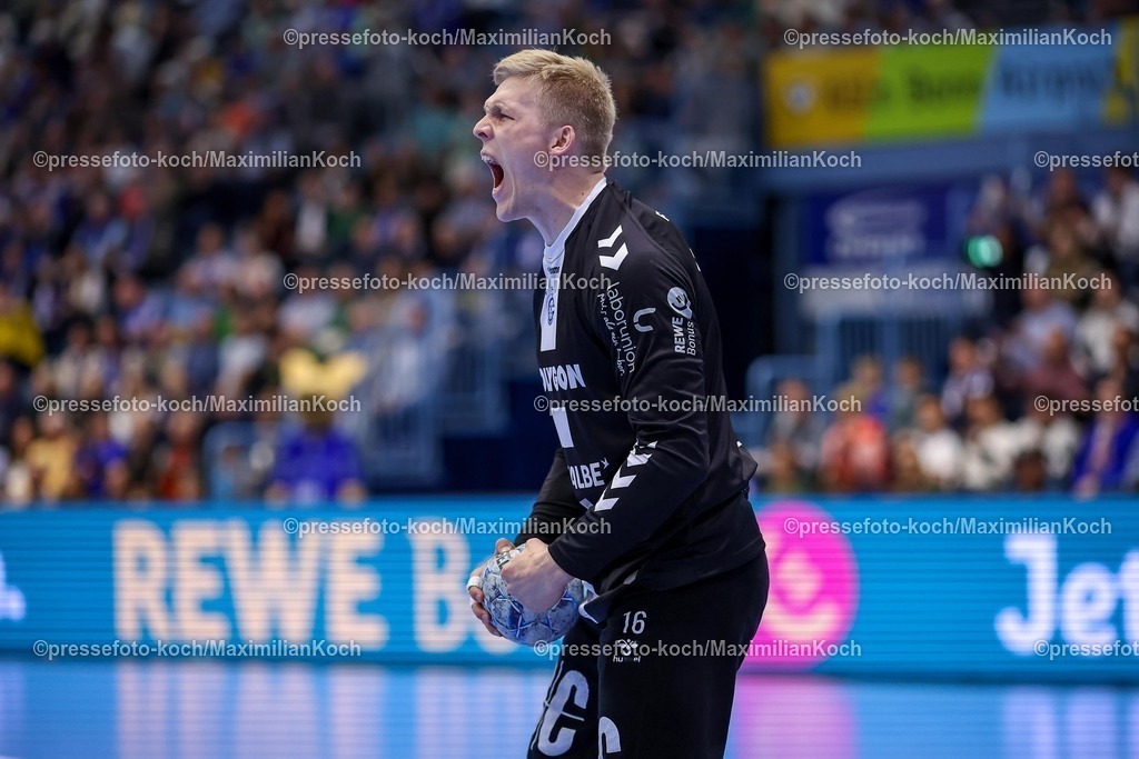 Gum25042501041 | 25.04.2025, Handball, HBL, VfL Gummersbach - 1. VfL Potsdam, Schwalbe-Arena: Bertram Obling (GUM #16) jubelnd 
