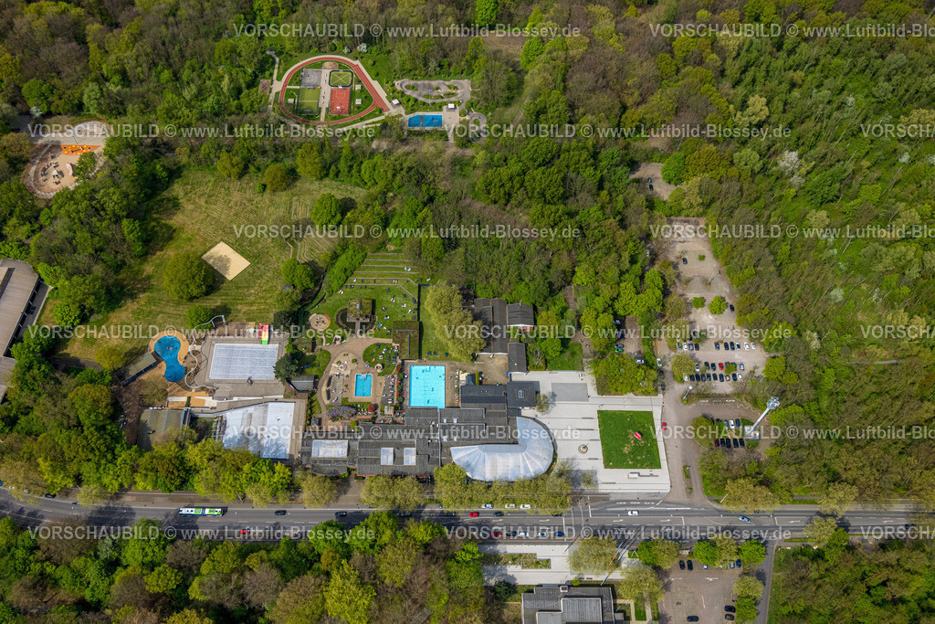 Oberhausen240401714 | Luftbild, Revierpark Vonderort mit Bewegungshügel Sportanlagen und Solebad, im Stadtwald Osterfeld, Bottroper Straße, Osterfeld, Oberhausen, Ruhrgebiet, Nordrhein-Westfalen, Deutschland