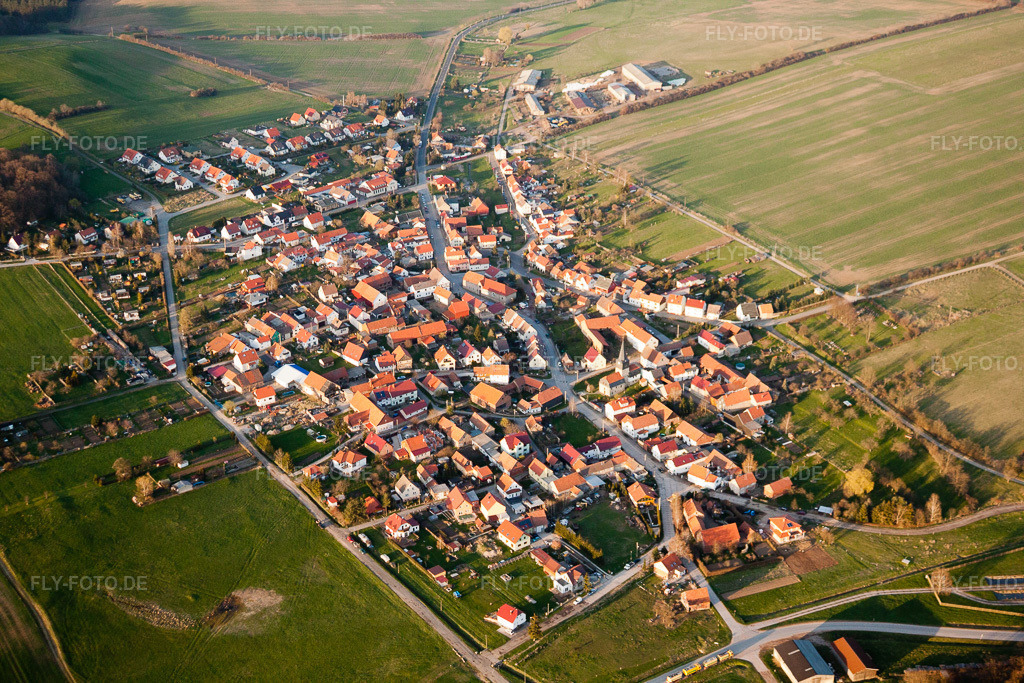 Luftbild: Ortsansicht im Ortsteil Bittstädt in Amt Wachsenburg im Bundesland Thüringen in Deutschland. Foto: IMG_25760.jpg vom 17.04.2010 durch Werner Riehm/FLY-FOTO.de