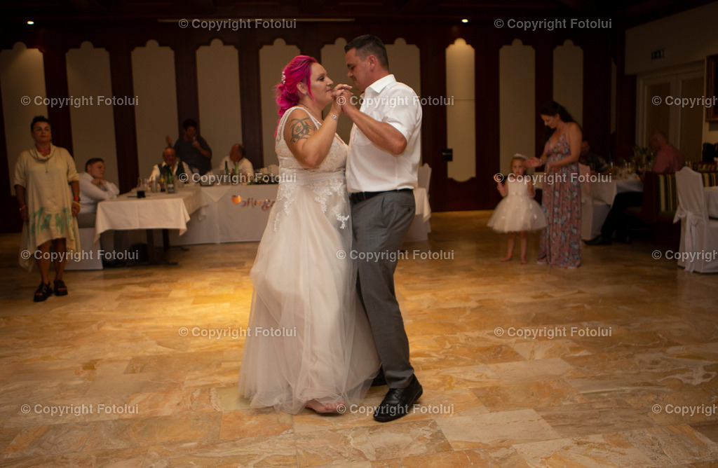 KERSTINFREDYHOCHZEIT_260822_214 | bilder, linz, photo, foto, fussball, sport, fotolui, bundesliga