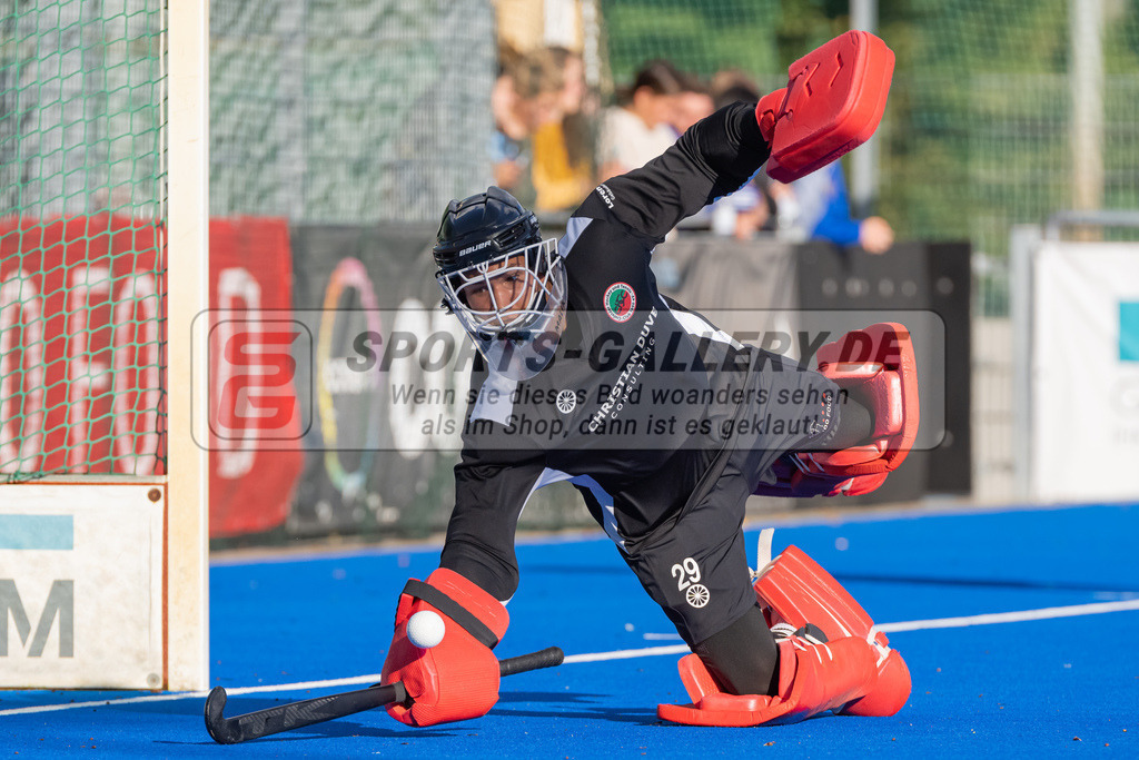 HK_20221008_100523 | 1. Bundesliga Herren Crefelder HTC - Rot-Weiss Köln am 8.10.2022 Crefelder HTC, Krefeld , Joshua Onyekwue Nnaji Torwart ( Crefelder HTC #29 )