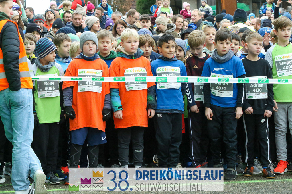 400m AOK Junior Cup | 3 Koenigslauf 2024 400m AOK Junior Cup - Realisiert mit Pictrs.com