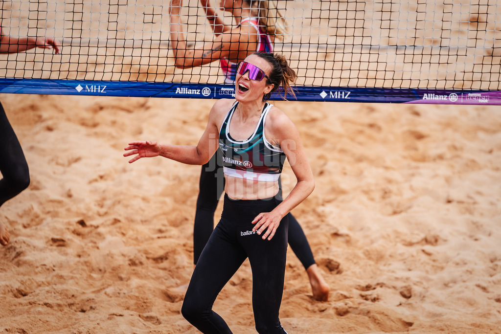 Beachvolleyball | Frauen | Allianz German Beach Tour 2025 | Tourstop München | 10.07.2025 | Christine Aulenbrock ärgert sich