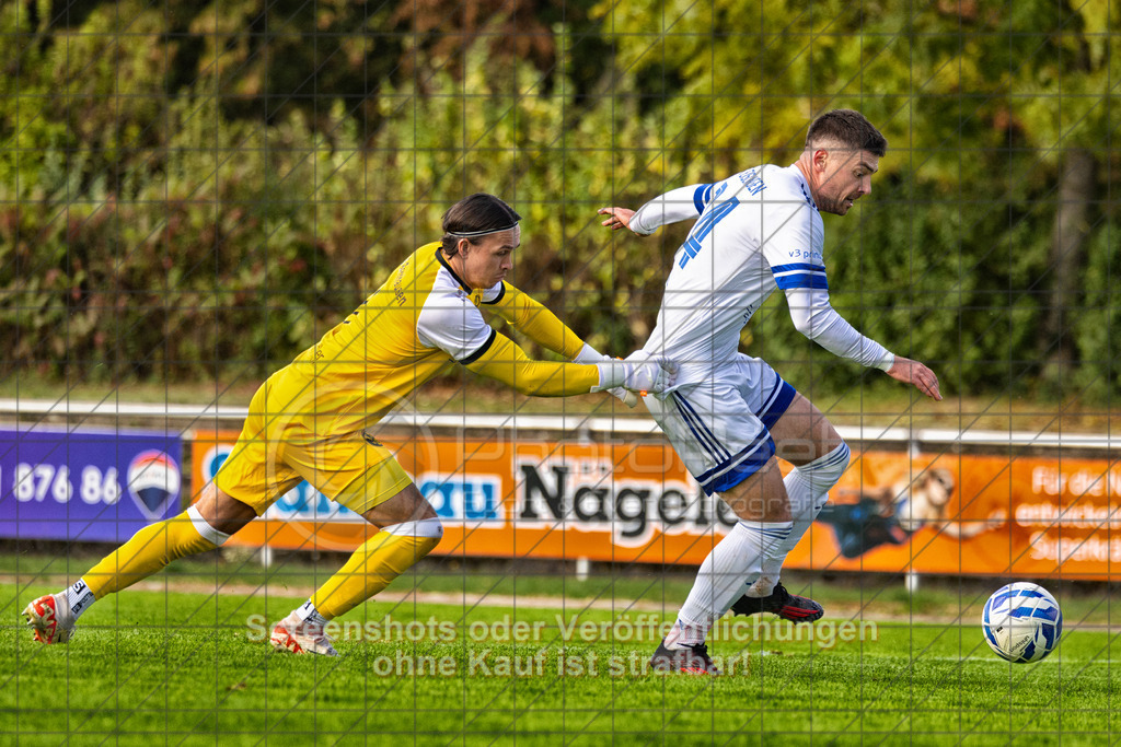 20261010_155909_0443-Bearbeitet_(c)_by_PhotoPeet | Dominik Cseri (1.FC Eislingen #24) beim 2:01.FC Eislingen (weiß) vs. TSV Bernhausen (lila), Fussball, Landesliga 2 - wfv, 11. Spieltag, Saison 2026/2027, Rasenplatz, Eichbachstation, Haldenstraße, 73054 Eislingen, 10.10.2026 - 15:30 Uhr,Foto: PhotoPeet / Sport- &amp; Eventfotografie / Peter Harich