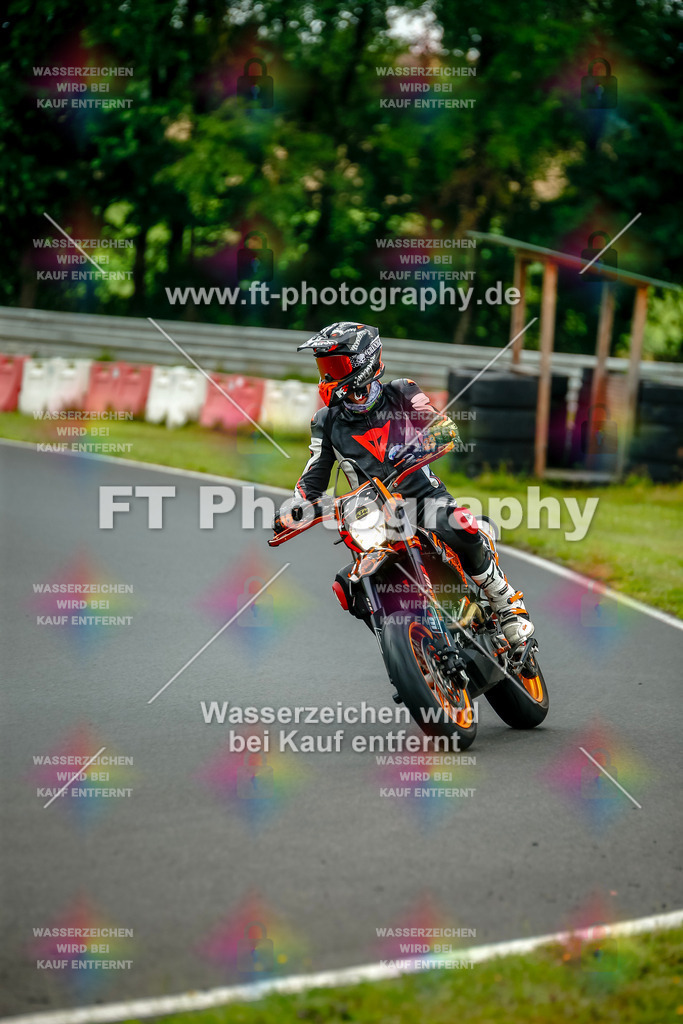 VBK-3705 | Hier findet Ihr Bilder von Touristenfahrten auf der Nürburgring Nordschleife oder von anderen Veranstaltungen die ich besucht habe. Viel Spass beim Durch Schauen 