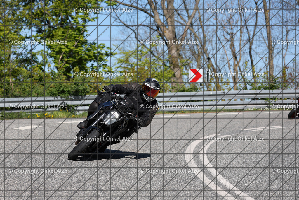 IMG_8888 | Fotograf am Kyffhäuser. Onkel Atze. Kyffhäuser Rennstrecke. Café36. Motorsportfotografie. - Realisiert mit Pictrs.com