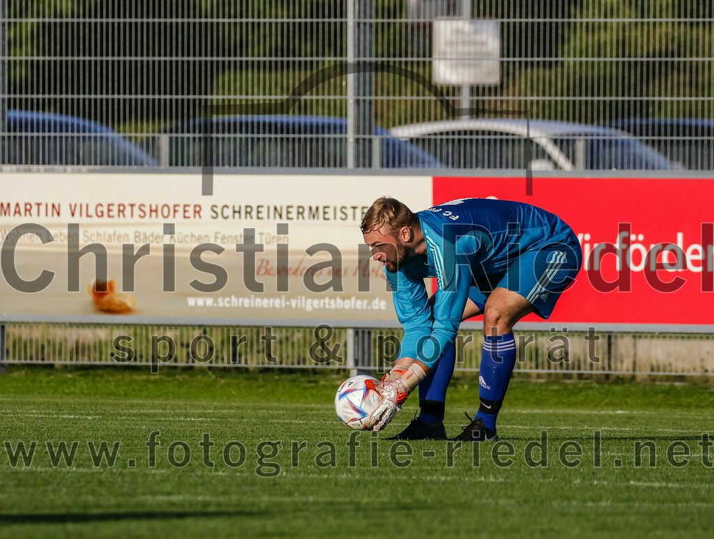 2023-08-11_053_FC_Finsing_gegen_SV_Eichenried | Finsing, Deutschland, 11.08.2023:
Fußball, Kreisliga 2023 / 2024, 4. Spieltag, FC Finsing gegen SV Eichenried, Endergebnis: 3:0

Torwart Daniel Schröder (FC Finsing, #1)

Foto: Christian Riedel / fotografie-riedel.net