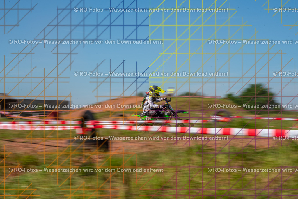 Wolfshausen 1 Lauf -909 | Sportfotografie von RO-Fotos: Motorsport, Motocross, Enduro, Laufveranstaltungen und Triathlon. Professionelle Fotos von Sportlern und Events. - Realisiert mit Pictrs.com