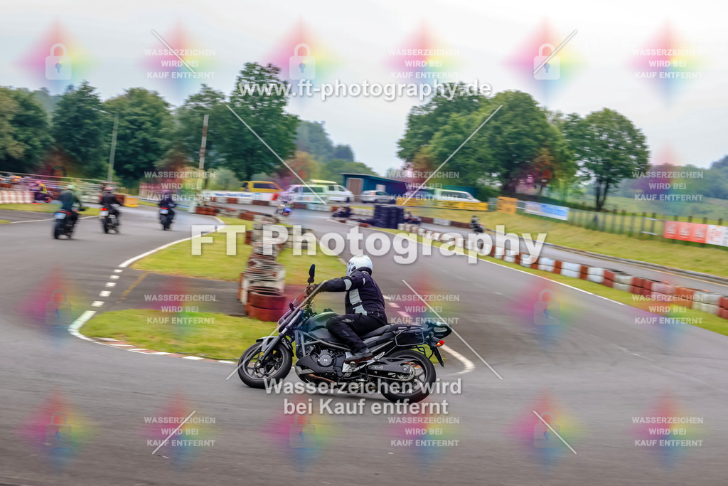 OBK-5622 | Hier findet Ihr Bilder von Touristenfahrten auf der Nürburgring Nordschleife oder von anderen Veranstaltungen die ich besucht habe. Viel Spass beim Durch Schauen 