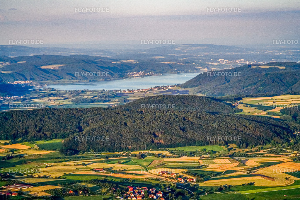 Blick zum Überlinger See | Luftbild: Blick zum Überlinger See in Steißlingen im Bundesland Baden-Württemberg in Deutschland. Foto: IMG_11425.jpg vom 04.07.2008 durch Werner Riehm/FLY-FOTO.de - Realisiert mit Pictrs.com