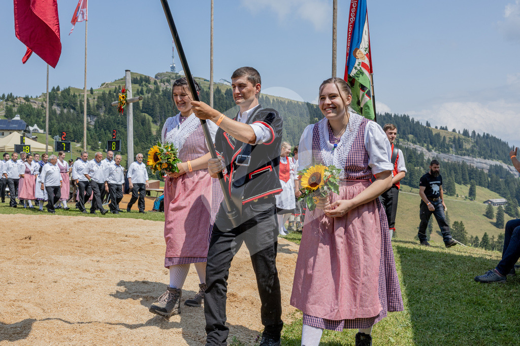 Rigi2026_5G_00002 | Die Schwinger des Schwyzer Kantonalen Schwingerverbandes: Fotos, die Dynamik und Leidenschaft festhalten, sowie emotionale Momente aus dem traditionellen Schwingsport zeigen. - Realisiert mit Pictrs.com