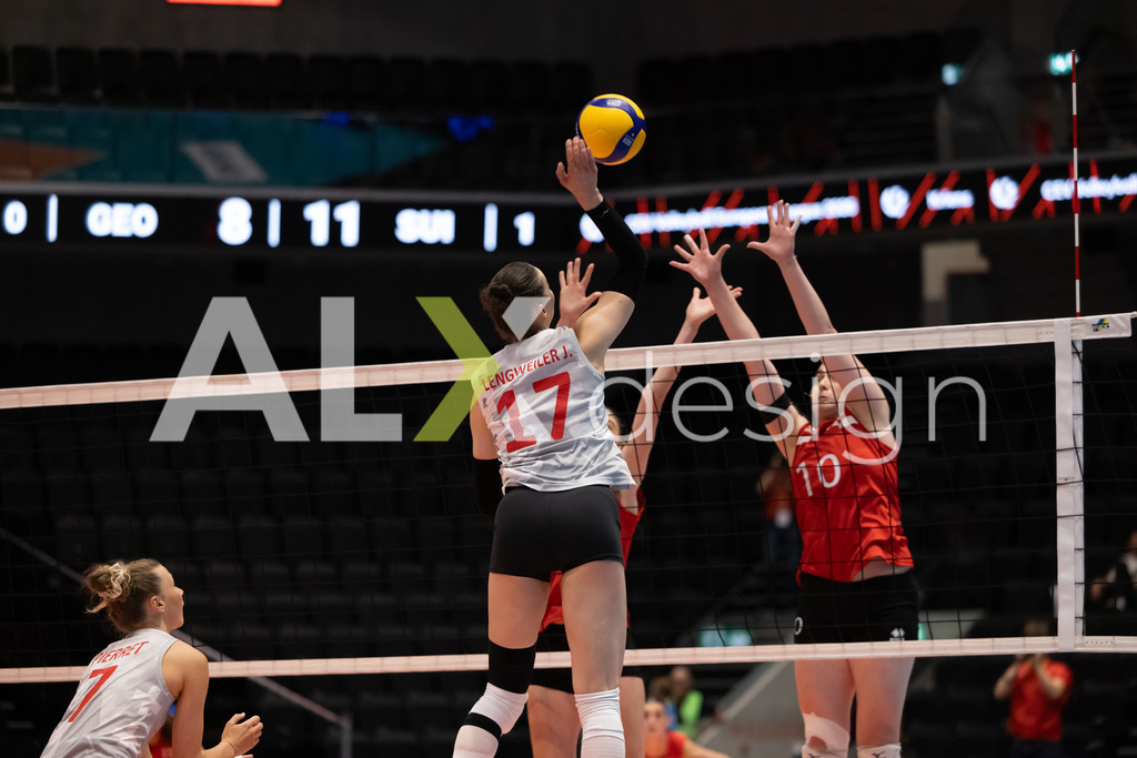 Georgia v Switzerland - CEV European League Women | KRIENS, SWITZERLAND - JUNE 12: JULIE LENGWEILER of Switzerland attack / spike against MAGDA KOBAIDZE of Georgia during the CEV European League match between Georgia and Switzerland at Pilatus Arena on June 12, 2026 in Kriens, Switzerland. - Realisiert mit Pictrs.com