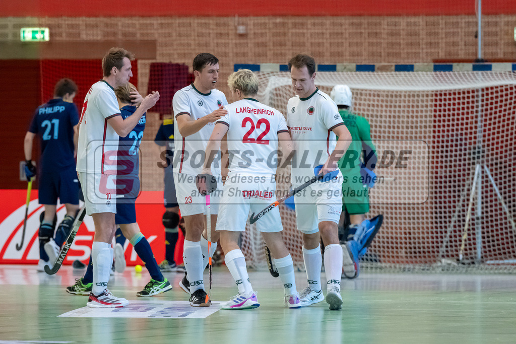 HK_20250118_101749 | 1/4 Finale 1. Bundesliga Halle Herren Crefelder HTC - Zehlendorfer Wespen am 18.1.2025 Halle Glockenspitz, Krefeld , Niklas Wellen ( Crefelder HTC 10 ) , Boomes Anton ( Crefelder HTC #23 ) , LangHeinrich Finn ( Crefelder HTC #22 ) , Linus Michler ( Crefelder HTC #7 )